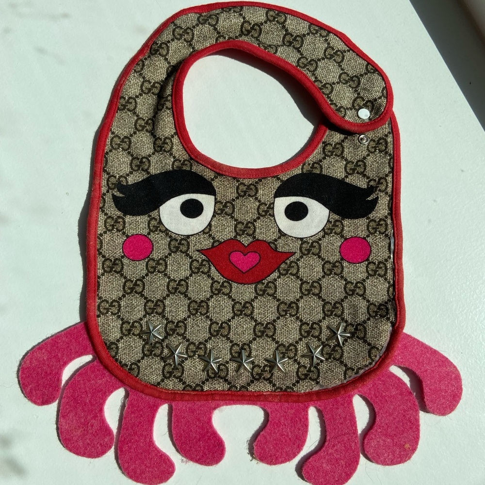 Kids Gucci bib